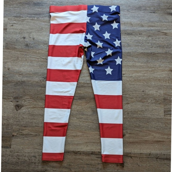 3357 Fierce Pulse American Flag Legging Capris
 Large - Picture 4 of 5